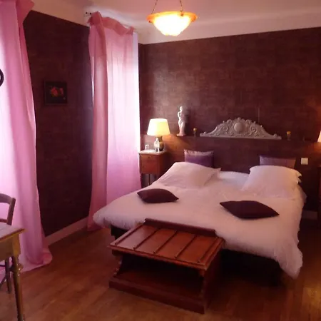 Maison D'Hotes Les Belles De Mai Pontorson Room photo