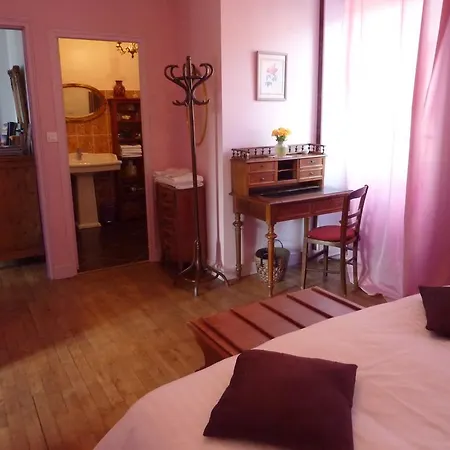 Maison D'Hotes Les Belles De Mai Pontorson Room photo